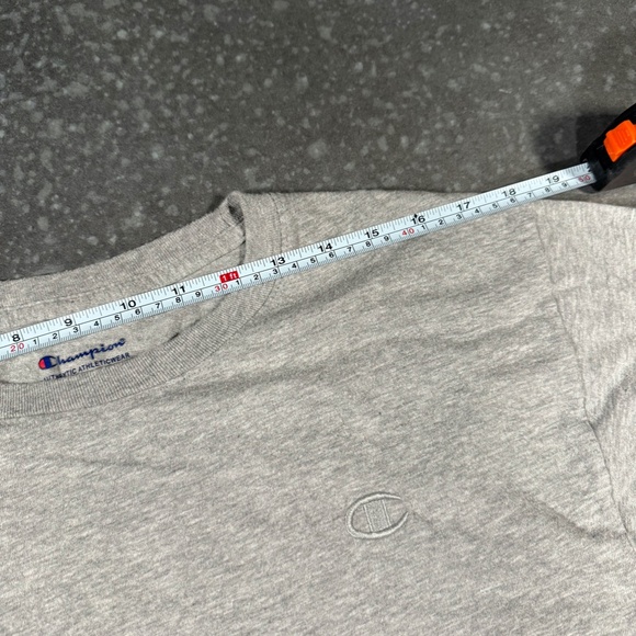 Champion Men's T-shirt - Size Medium - Picture 3 of 7
